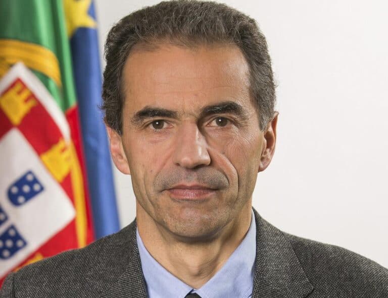 Governo apresenta plano para alojamento até ao final do ano