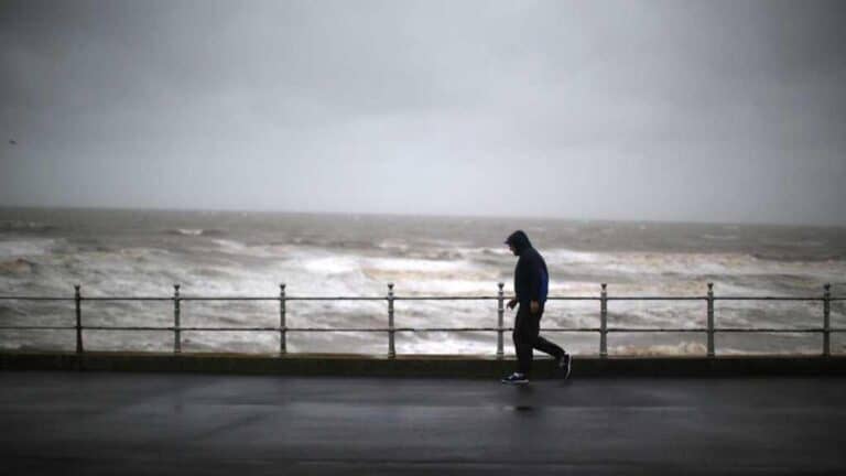 Sete distritos sob aviso amarelo