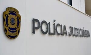 CMB "perplexa" com possibilidade de deslocalização da PJ