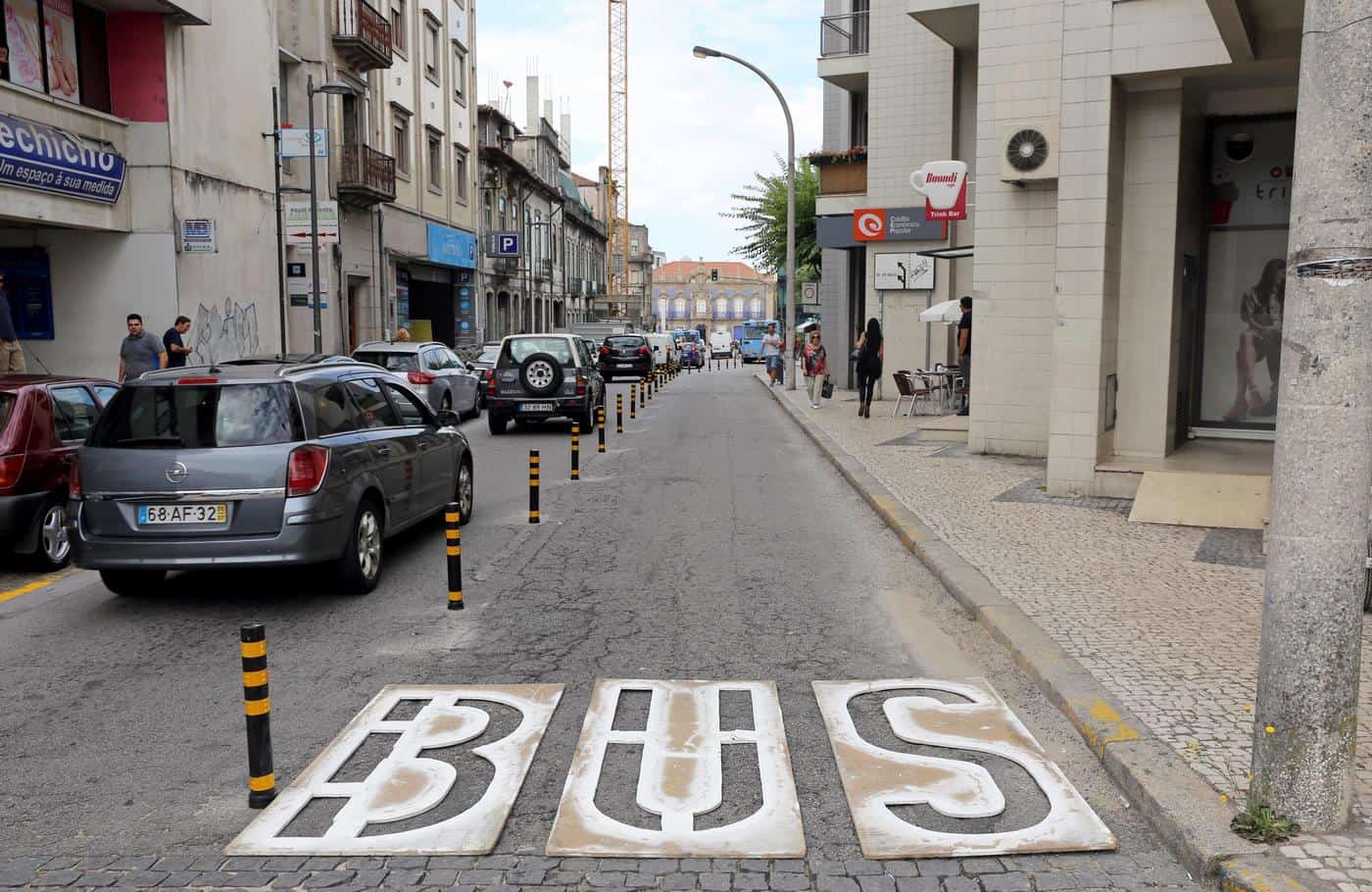 CMB reordena trânsito e estacionamento na Rua do Raio