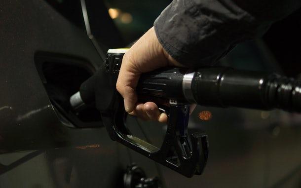 Preço do gasóleo desce 1 cêntimo. O da gasolina mantém-se