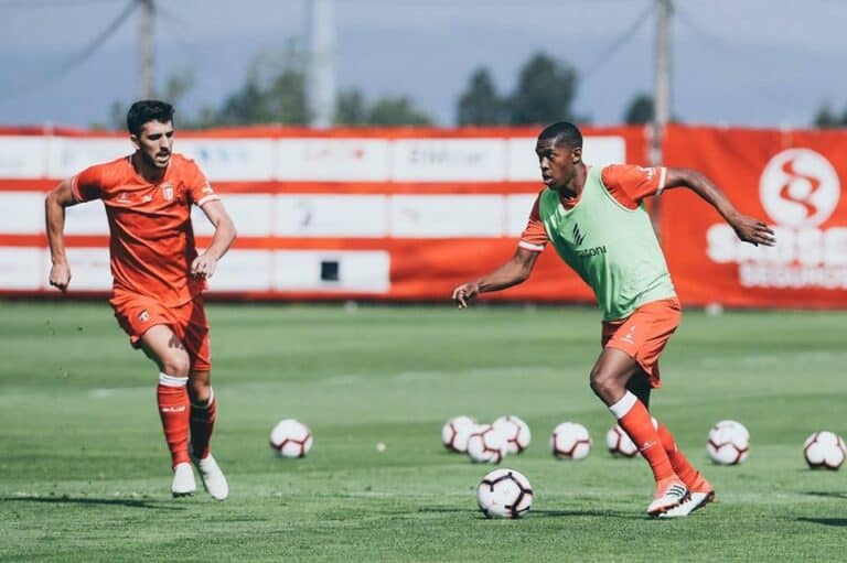 SCB defronta Hull City no Algarve