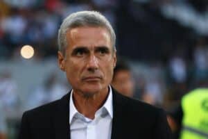 Luís Castro e a arbitragem: "Vocês vêem aquilo que eu vejo"