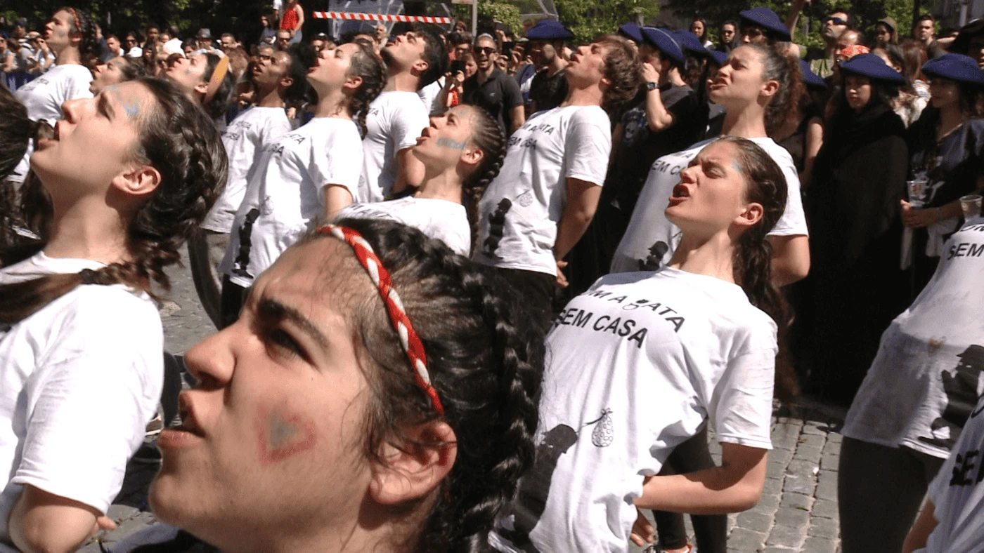 Cortejo percorre ruas de Braga sob o tema "A Gata quer Casa"