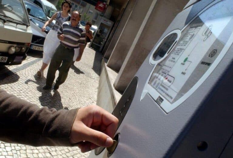 24 ruas de Braga voltam a ter estacionamento grátis