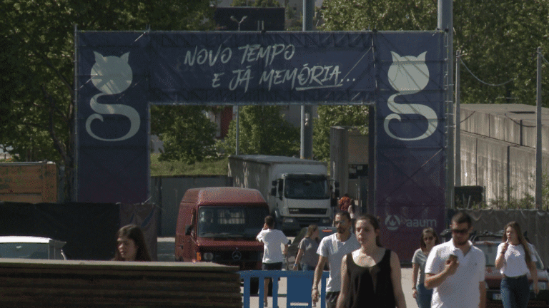 Últimos preparativos para a Gata abrir portas