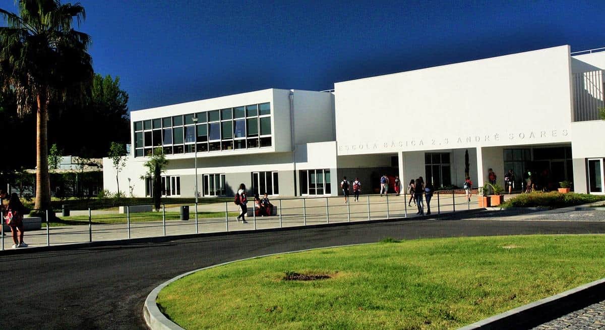 Sindicato pede "mais assistentes" nas Escolas de Braga