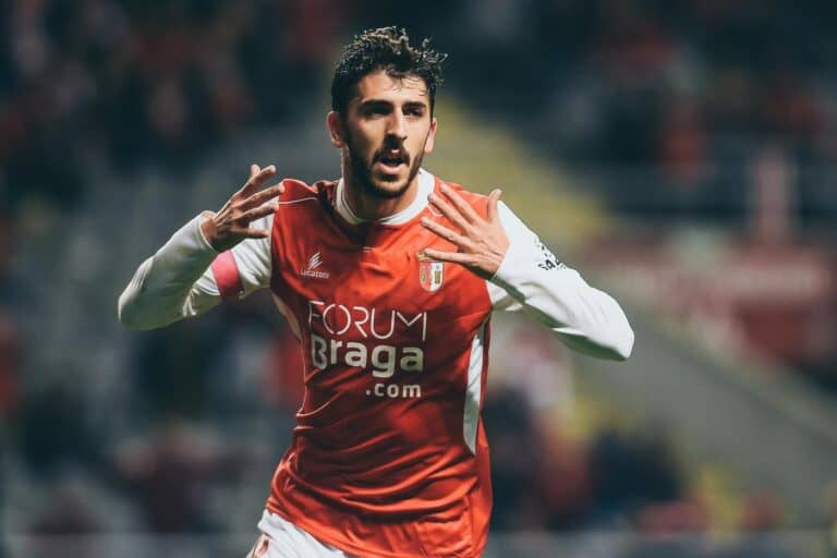 Paulinho emociado no regresso aos golos