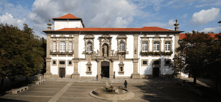 PSD Guimarães exige explicações de Domingos Bragança