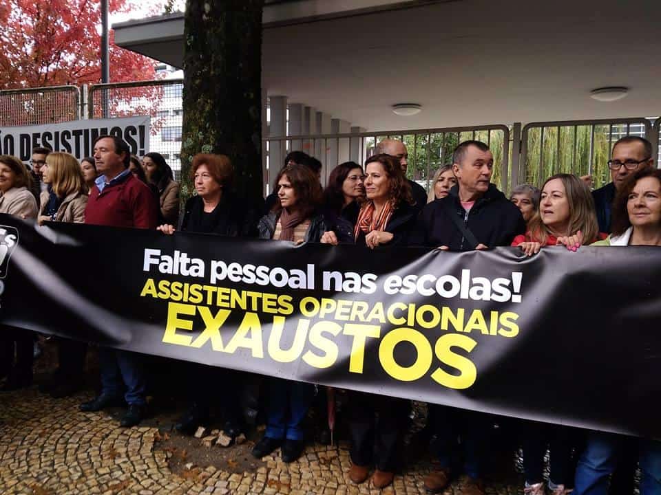 Protesto contra falta de funcionários na D. Maria II