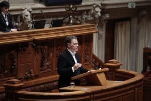 BE questiona governo sobre remunerações na Agere