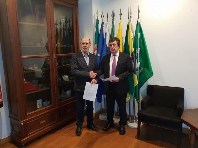 ACB assina protocolo que ajuda empresas na CPLP