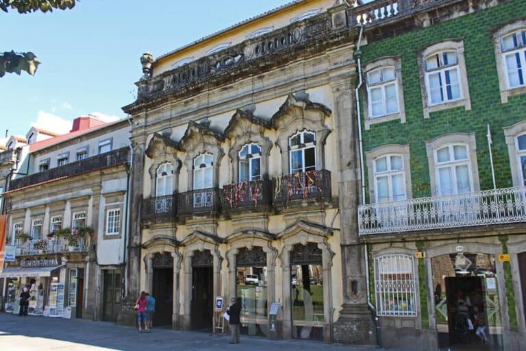 "Conhece a sua Língua na Ponta dos Dedos?"