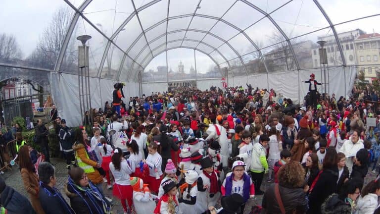 Carnaval Infantil cancelado, mas com festa em tenda central