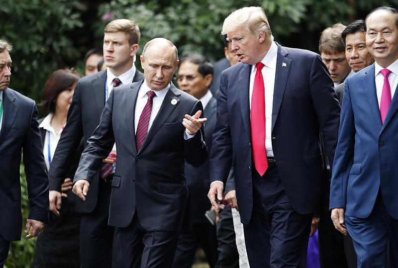 Trump convida Putin a visitar EUA