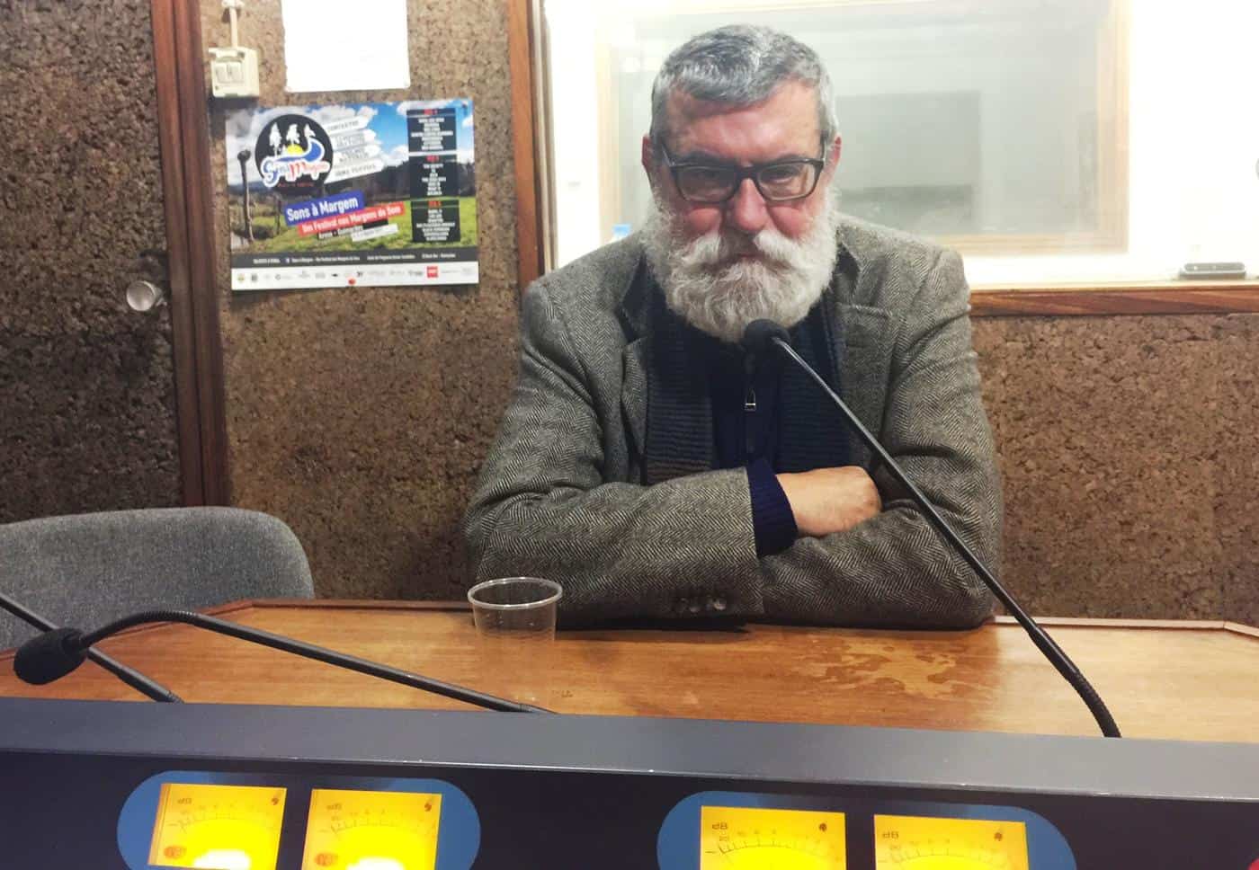 “Mundo está a ser governado por incompetentes”