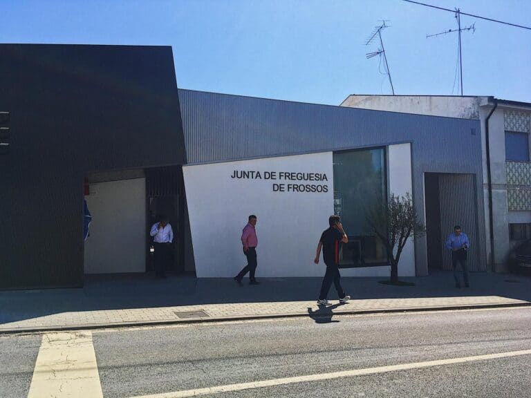 Frossos inaugura novo edifício da Junta de Freguesia